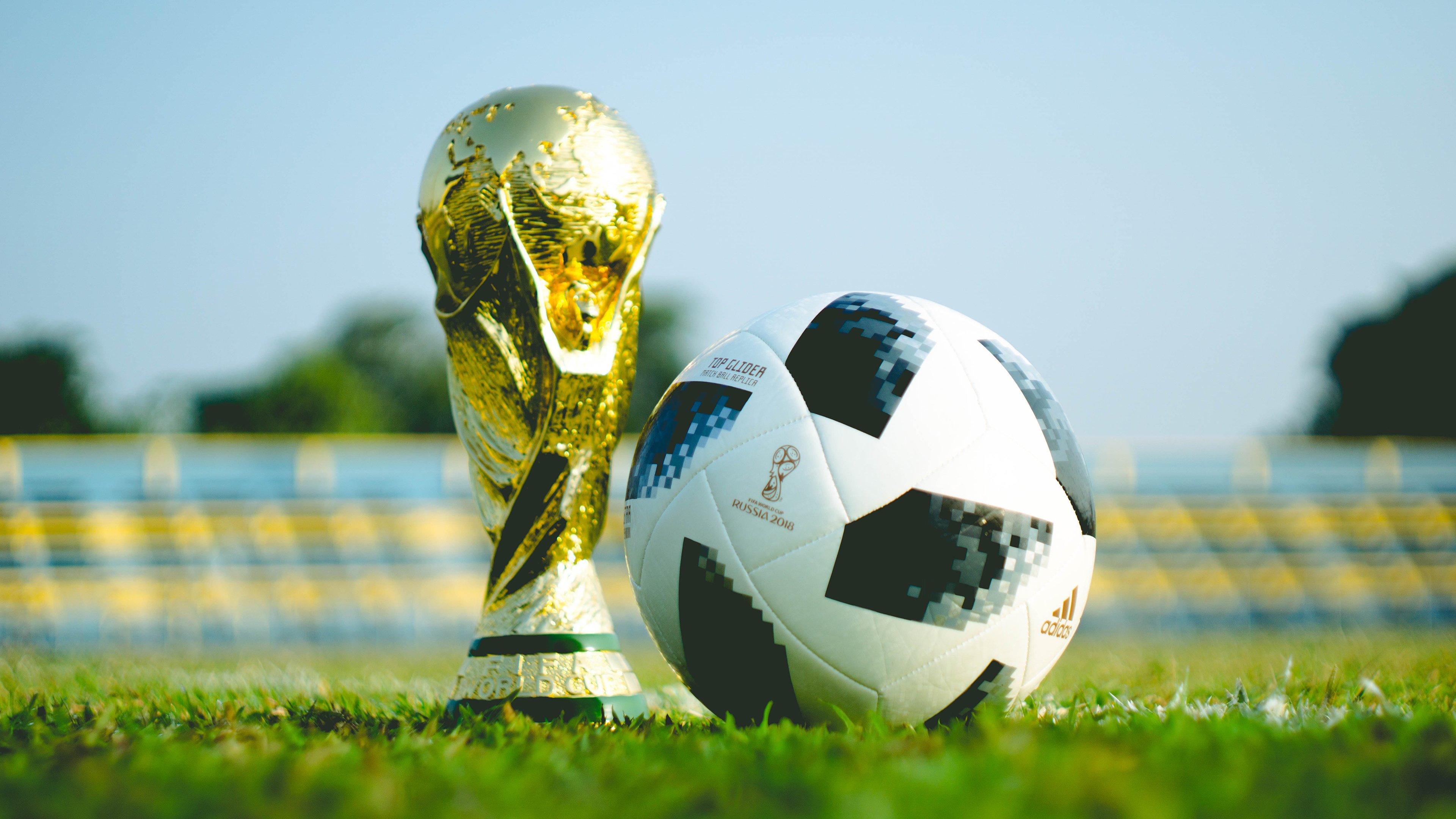 爱游戏登录-莱万多夫斯基与C罗双星闪耀，切尔西80分钟激战爆冷悬念迭起